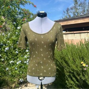 Old Navy Medium Fitted Elbow Sleeve Ribbed Knit Olive Green Floral T-Shirt
